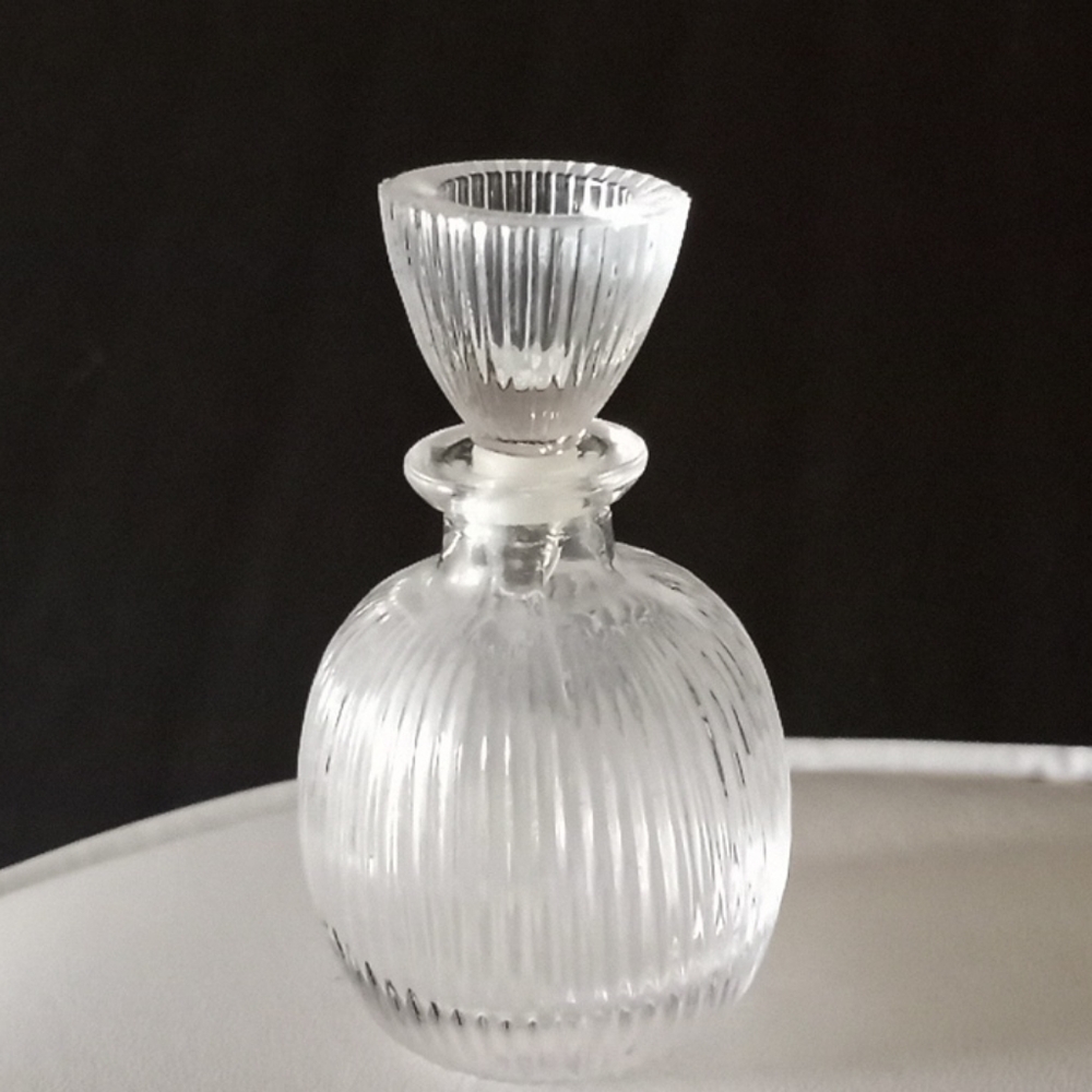 Oneida Lead Crystal Perfume Bottle 3.5 inches tall